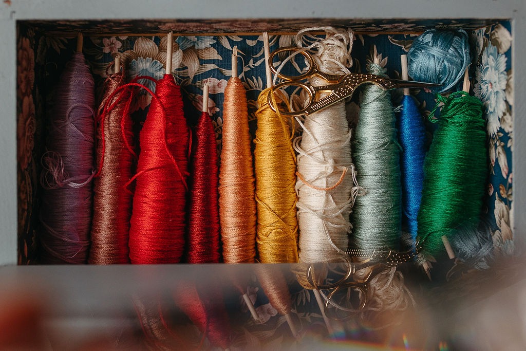 Maison Paula collection de fils à broder en arc en ciel